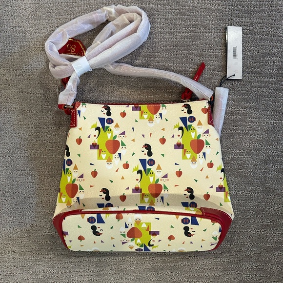 Disney Dooney & Bourke Bag - Snow White And The Seven Dwarfs - Crossbody - Picture 4 of 4